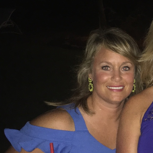 Meet your Posher, Stacy - Picture 1 of 1